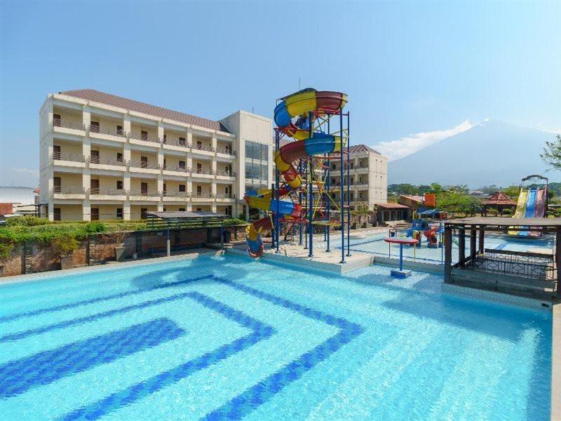 Reddoorz Resort Premium @ Sangkan Hurip Kuningan Exterior photo