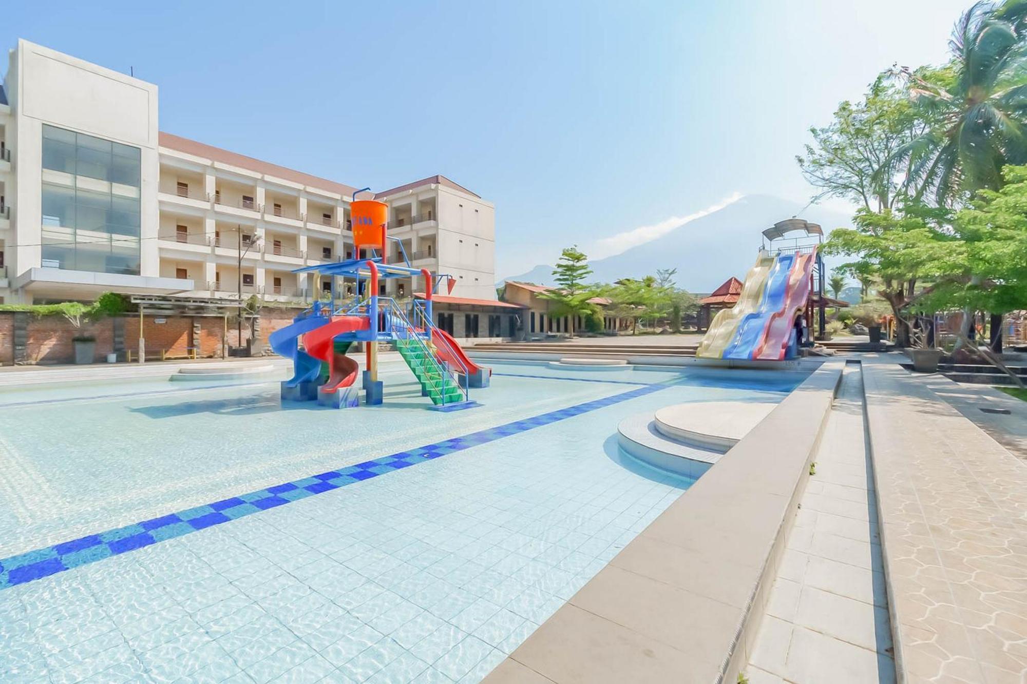 Reddoorz Resort Premium @ Sangkan Hurip Kuningan Exterior photo